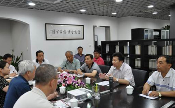 乌鲁木齐市副市长袁宝新来我所调研